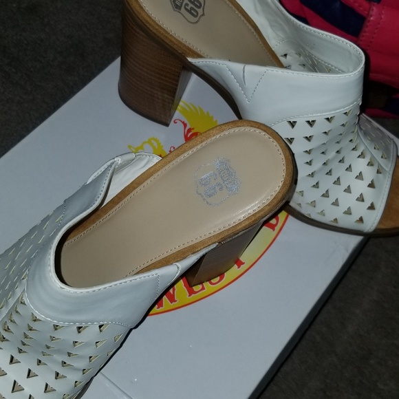 Mules - Picture 2 of 5